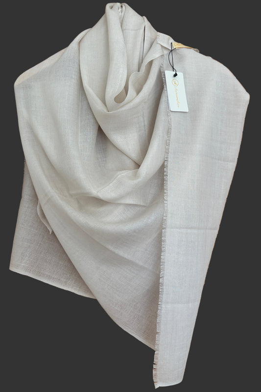 Beige solid stole of silk, cashmere and wool 