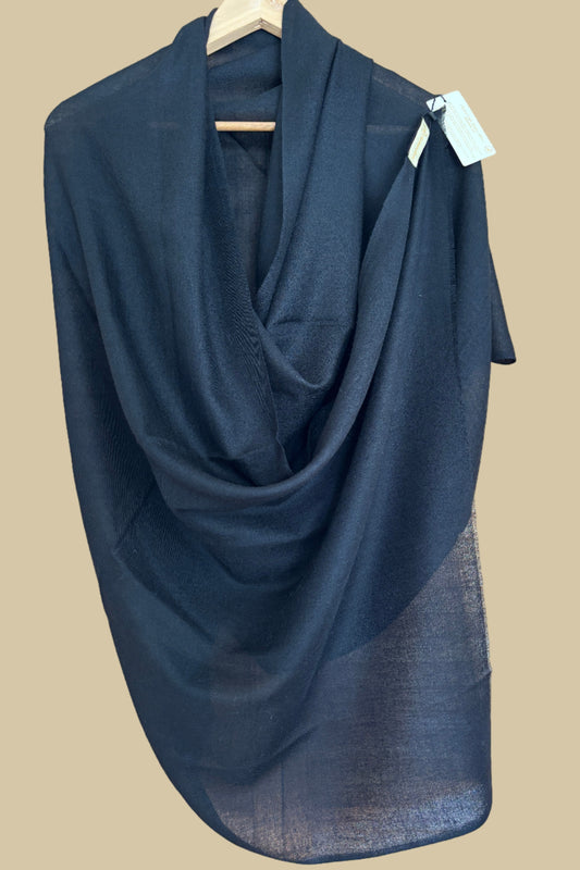 Black solid stole of silk, cashmere and wool 