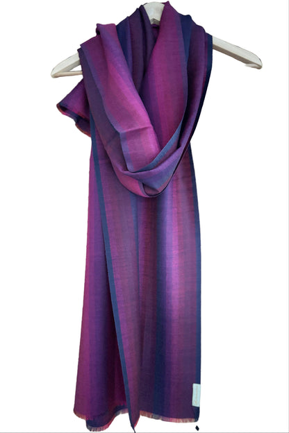 Navy and magenta colour lined wool stole