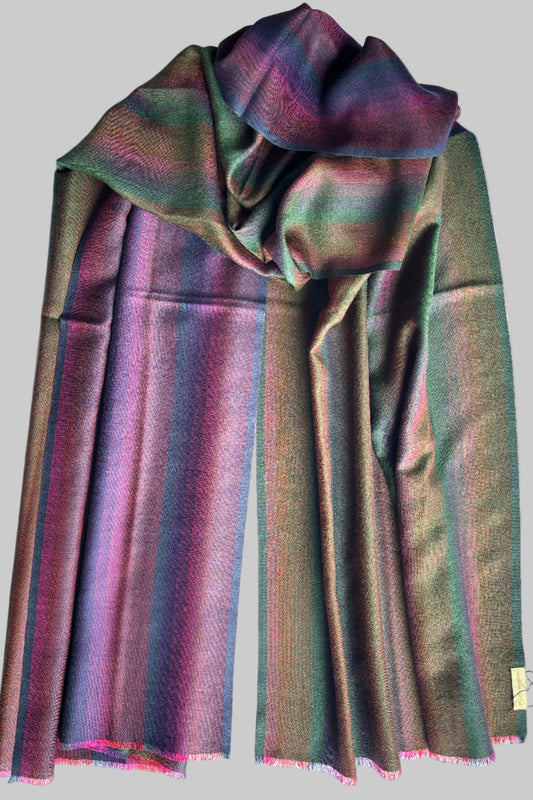 Green and blue colour lined wool stole